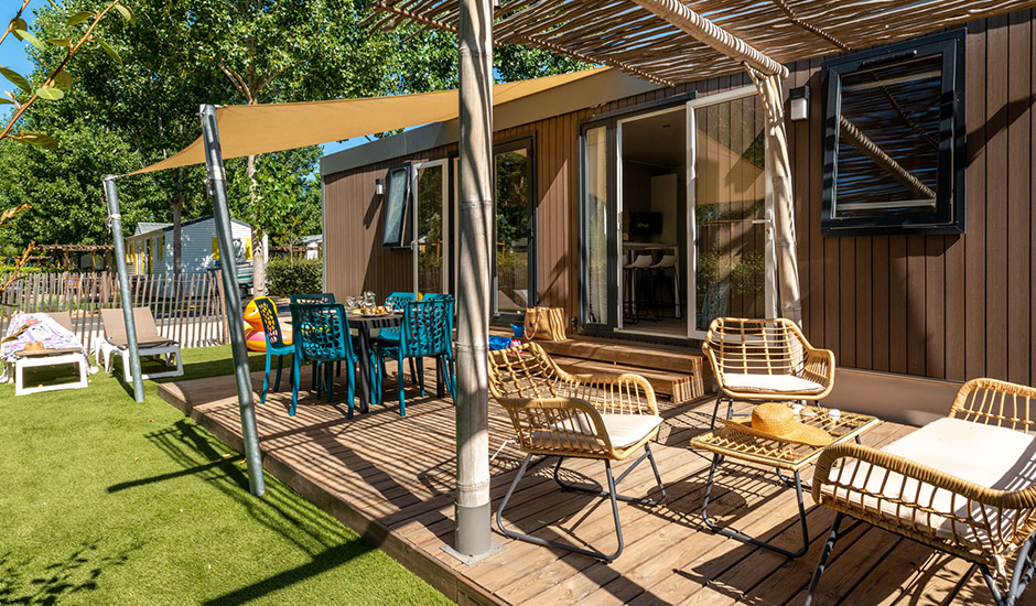 Book your vacation in a premium bungalow in the herault