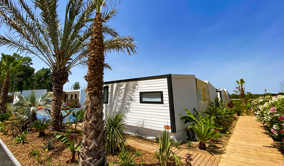 Luxus-Mobilheim auf einem Campingplatz in der Nähe des Meeres in Vias Plage